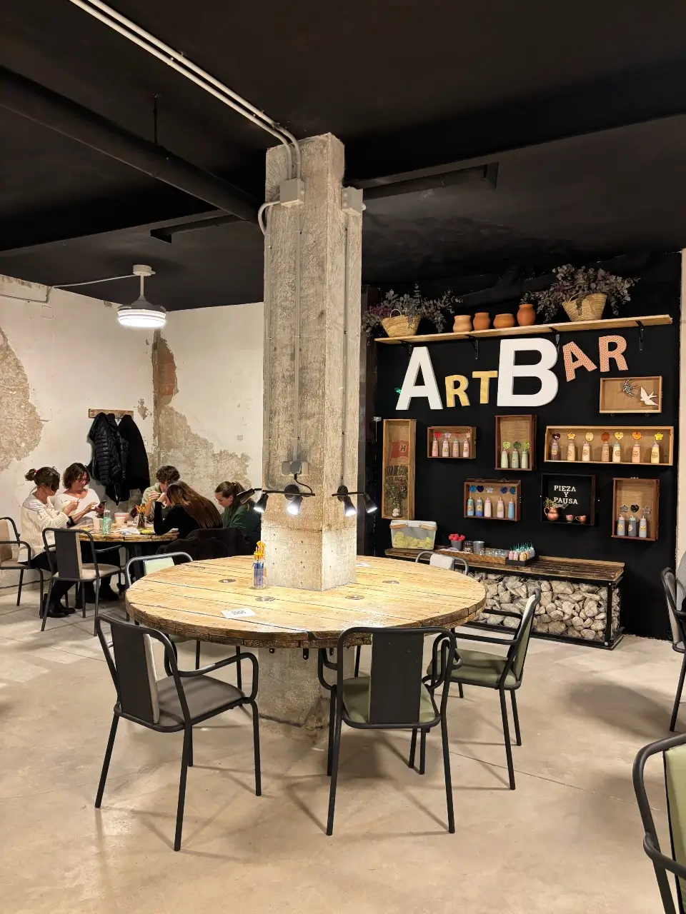 estudio-pintura-ceramica-alicante-pieza-y-pausa-art-bar-v2